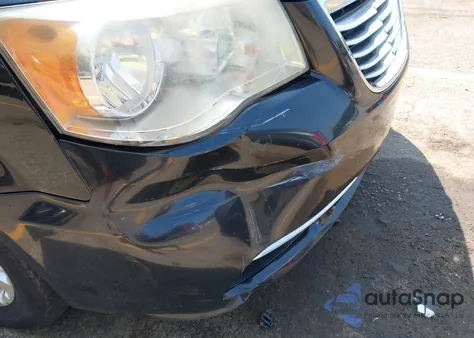 2013 Chrysler Town & Country Touring z USA, uszkodzony, nr VIN 2C4RC1BG1DR540581